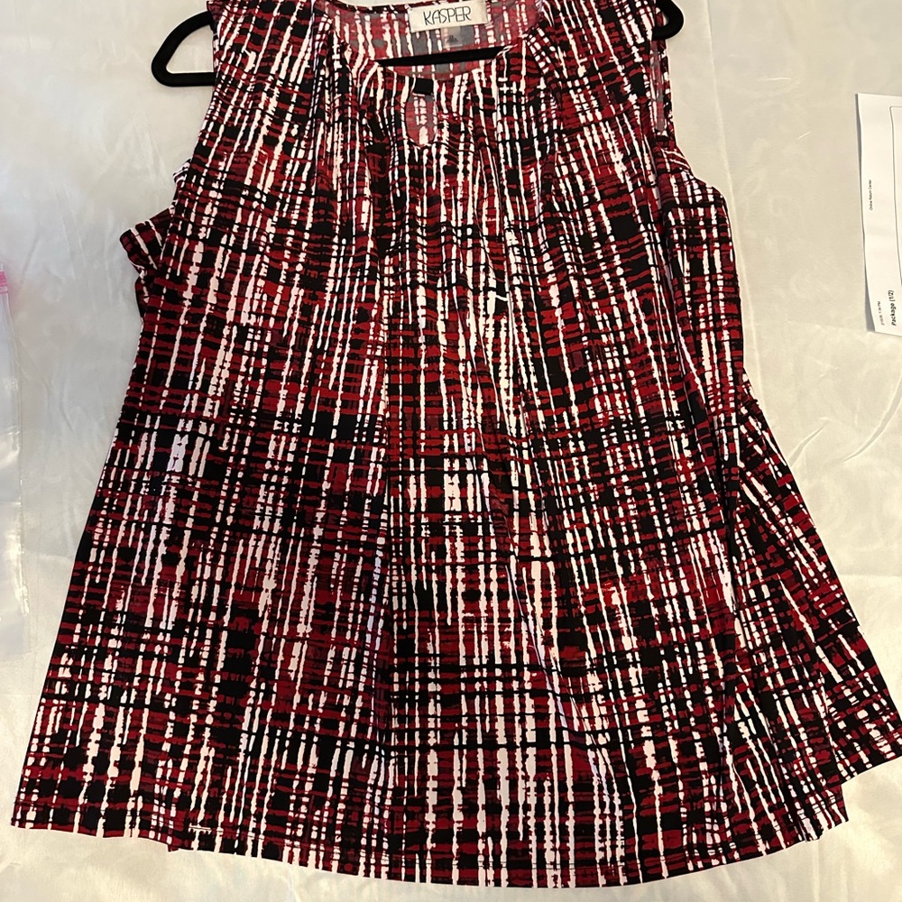Kasper Red and Gray Abstract Top